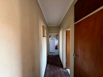 Apartment / Flat For Sale in Parow Central, Parow
