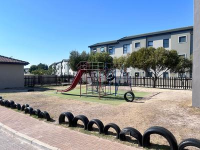 Apartment / Flat For Sale in Parklands, Cape Town