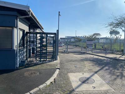 Apartment / Flat For Sale in Maitland, Cape Town
