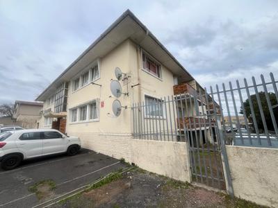 Apartment / Flat For Sale in Parow Central, Parow